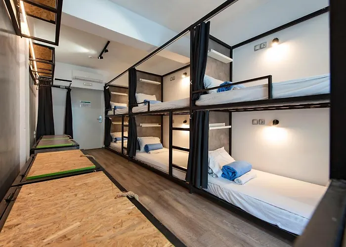 Bedbox Hostel
